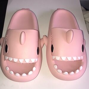 NIP Women’s Cute Shark Slippers